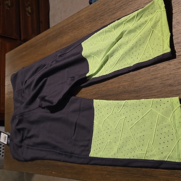 Under Armour Dark gray capri Leggings - Picture 2 of 3